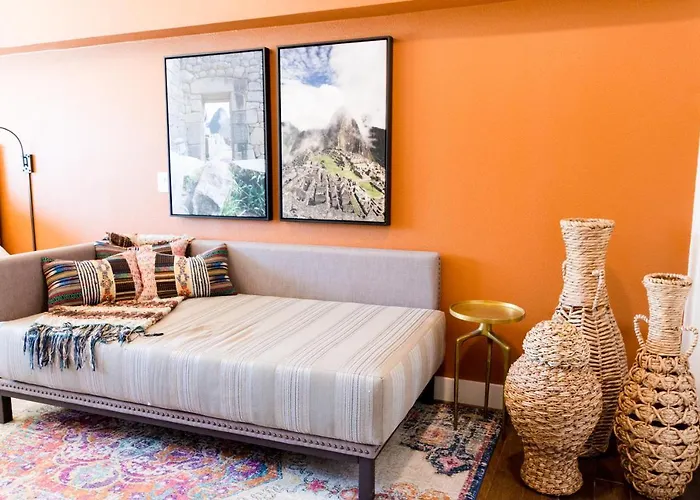 The Bishop Arts Hotel By Qresorts